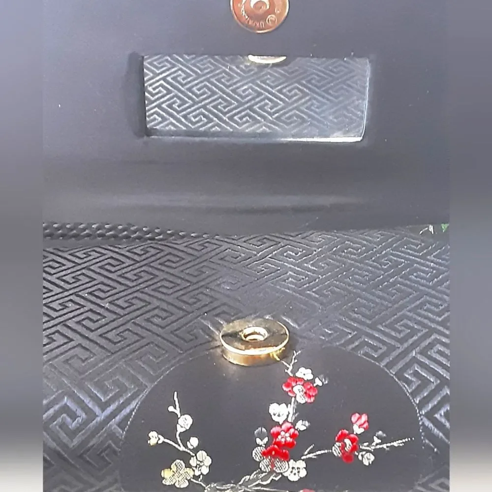 CAROLYN BARTON Japanese Kimono Silk Floral Embroidery Mirror Crossbody Clutch